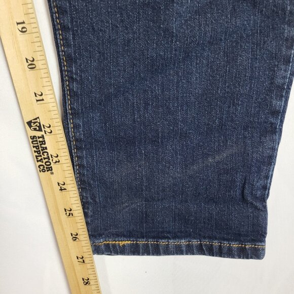 Levis Boyfriend Jeans Women's 32 Waist Cropped Distressed Dark Wash NEW - Picture 8 of 10